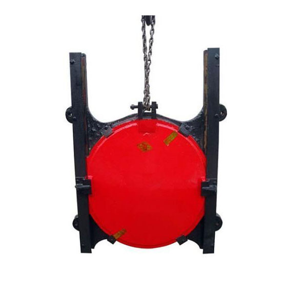 Which factors should be considered when selecting a cast iron square penstock gate over a round one