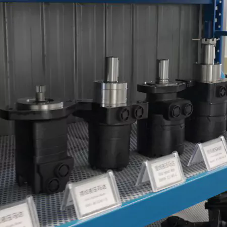 Oscillating Hydraulic Motor with Disc Valve