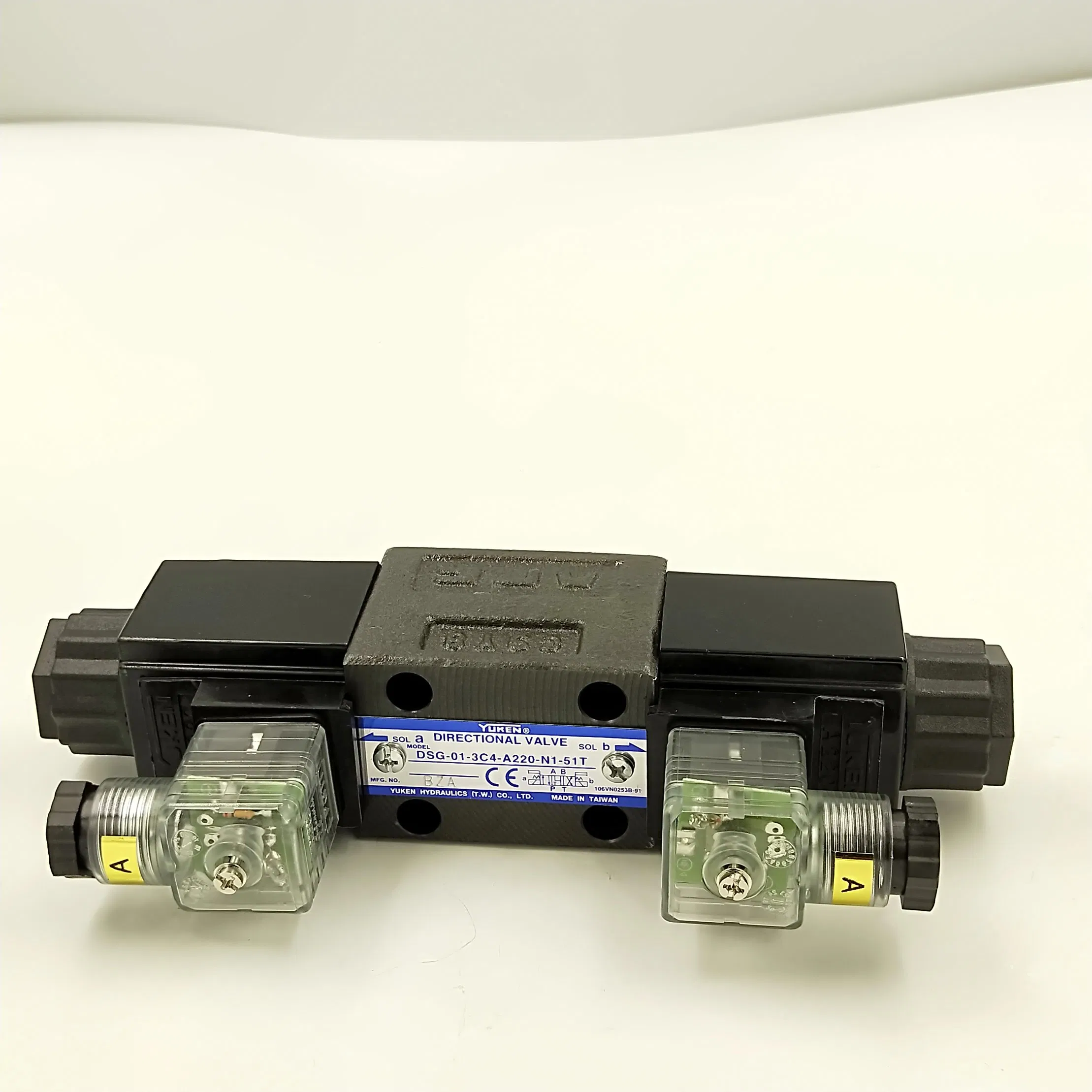 Yuken Solenoid Directional Control Valve DSG-01-3c4-D24/D12/A110/A220/ A240 Hydraulic Coil